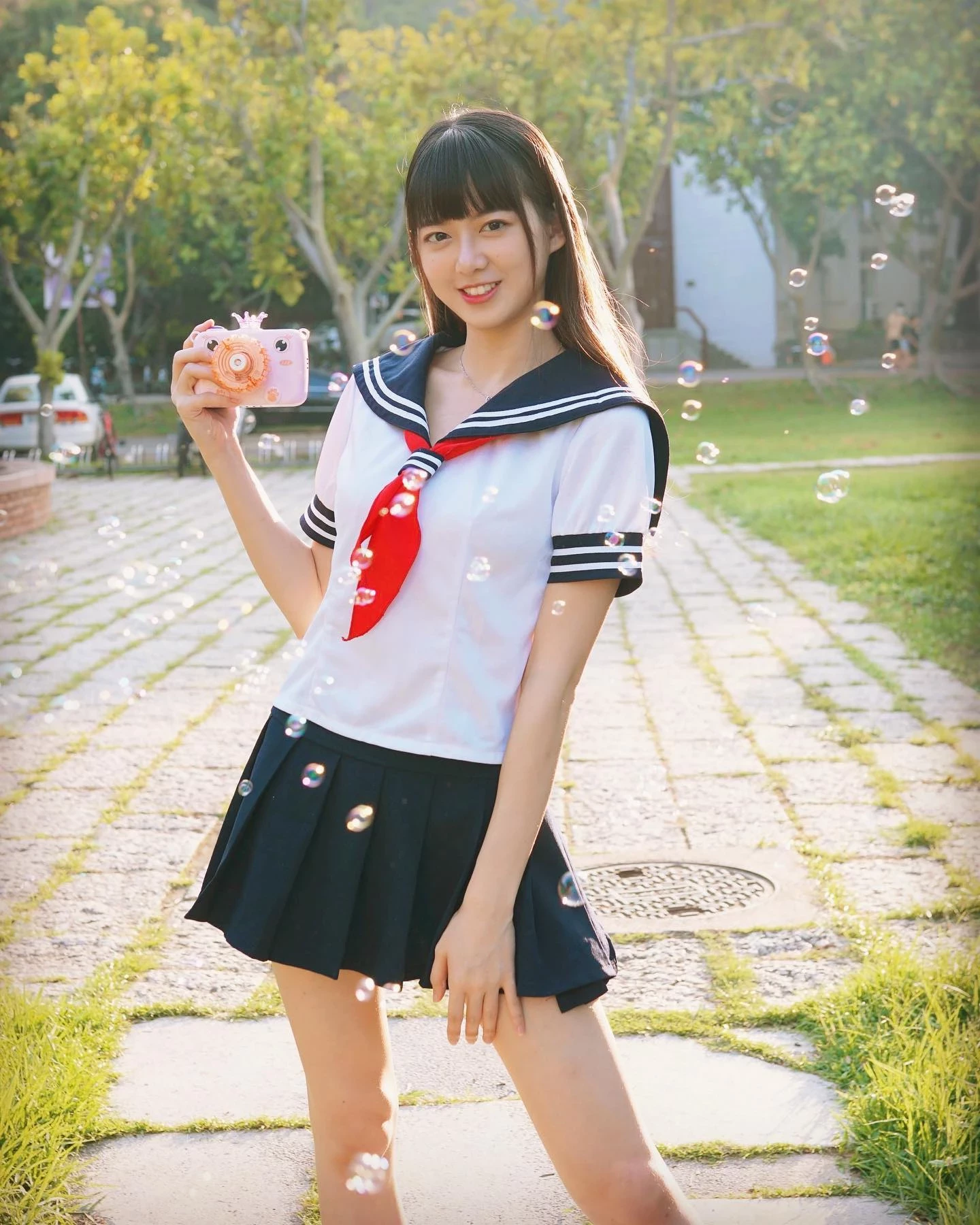 白皙正妹“神魔小妹”魔鬼身材好辣！嫩白长腿超吸睛 可爱气质忍不住要恋爱