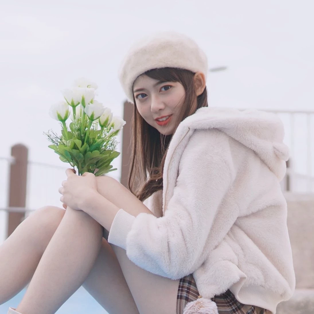 白皙正妹“神魔小妹”魔鬼身材好辣！嫩白长腿超吸睛 可爱气质忍不住要恋爱