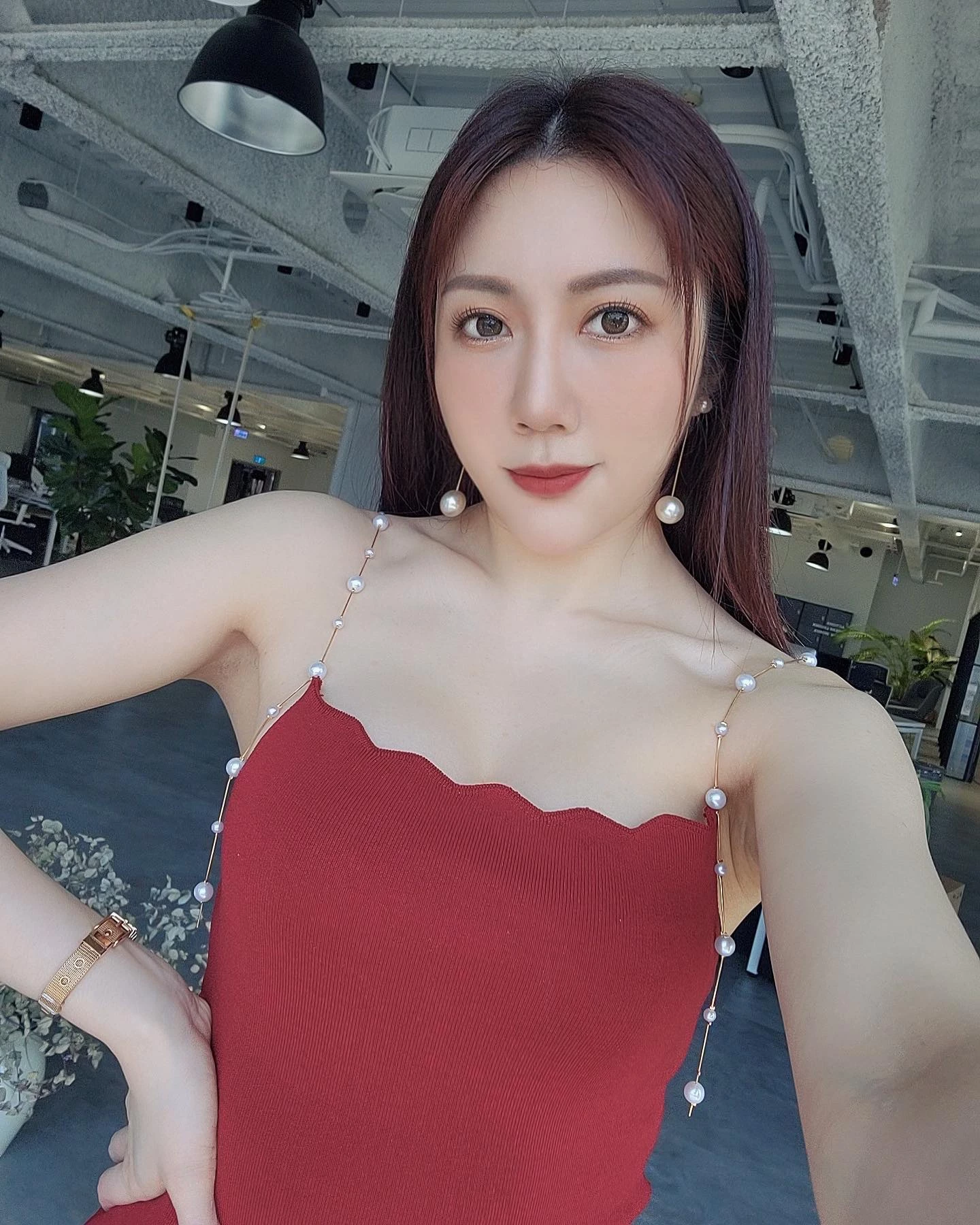 情欲女王“Jeannine 珍琳”大秀饱满好身材正翻！太优质 [10P]