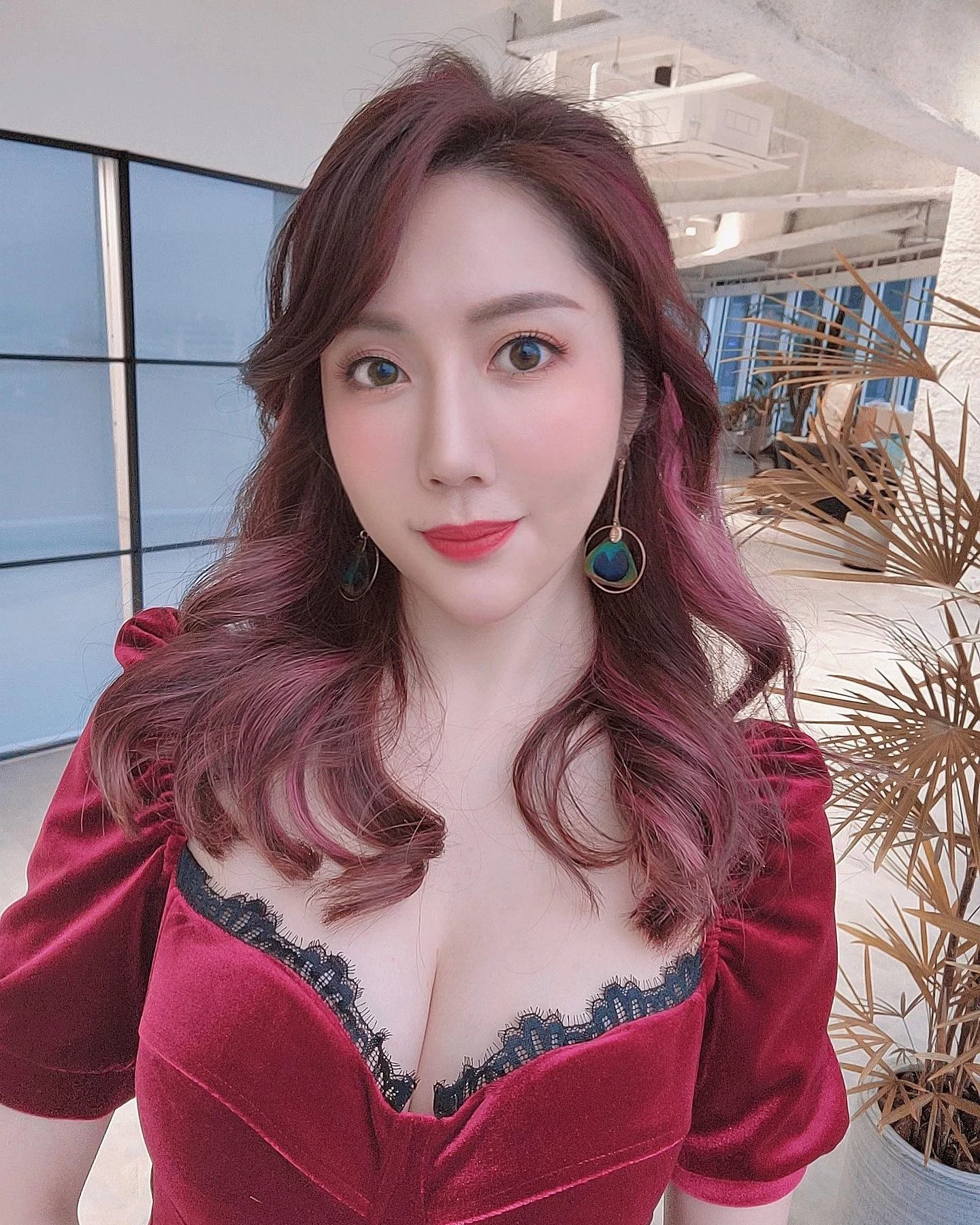 情欲女王“Jeannine 珍琳”大秀饱满好身材正翻！太优质 [10P]